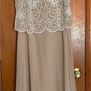 Jkara Floor Length Sleeveless Gown